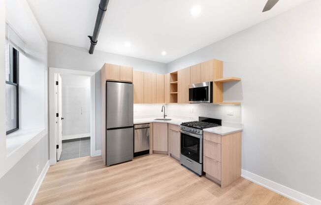 Studio, 1 bath, 212 sqft, $1,295, Unit 009
