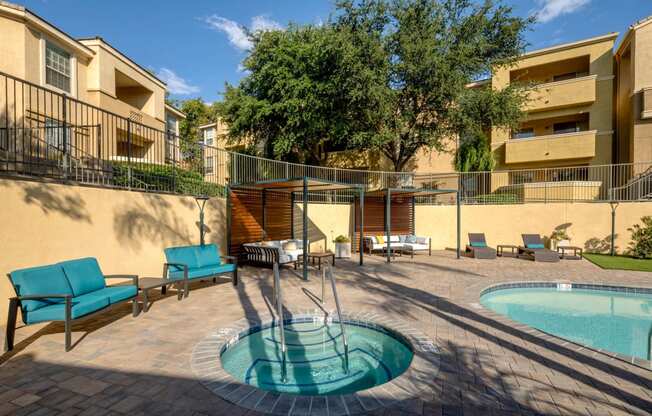 pool and hot tub at the bradley braddock road station apartments
