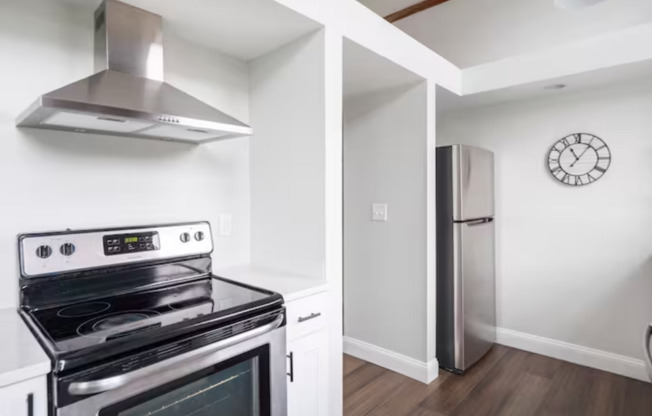 1 bed, 1 bath, $3,200