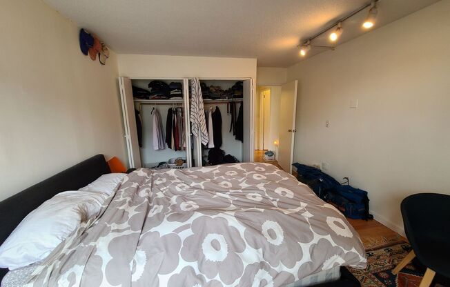 Kenmore Square - Balcony - Pool - Doorman - Garage Parking