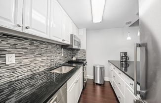 2 beds, 1 bath, 1,000 sqft, $5,800, Unit 4L