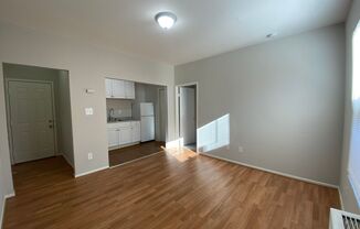 2 beds, 1 bath, 700 sqft, $1,735, Unit 202