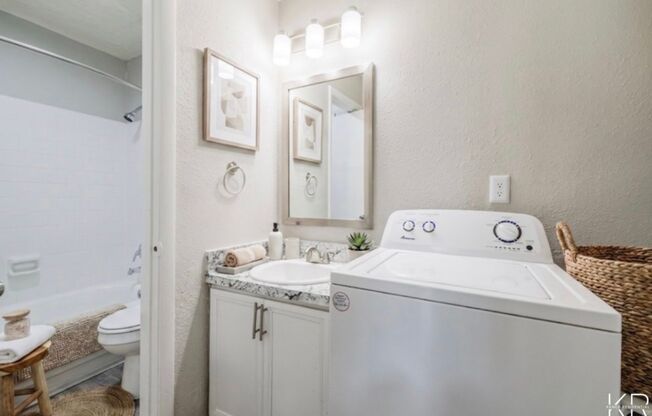 2 beds, 1 bath, 805 sqft, $1,100, Unit S251