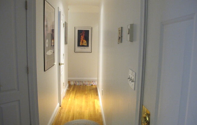 3 beds, 2 baths, 800 sqft, $4,895, Unit 17