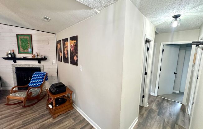 WELCOME HOME!!  3 bedroom/2 bath home in Redwing neighborhood