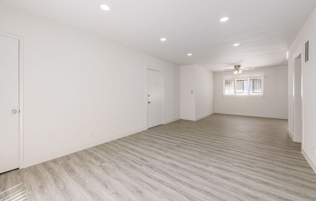 1339 S Ogden Dr