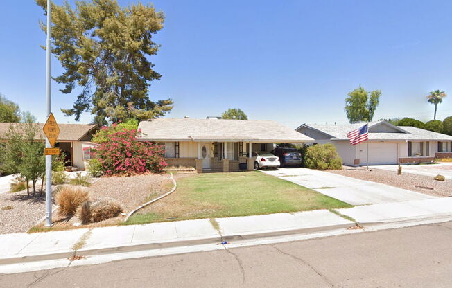 2534 E RIVIERA DR
