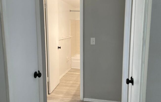 2 beds, 1 bath, 800 sqft, $1,550