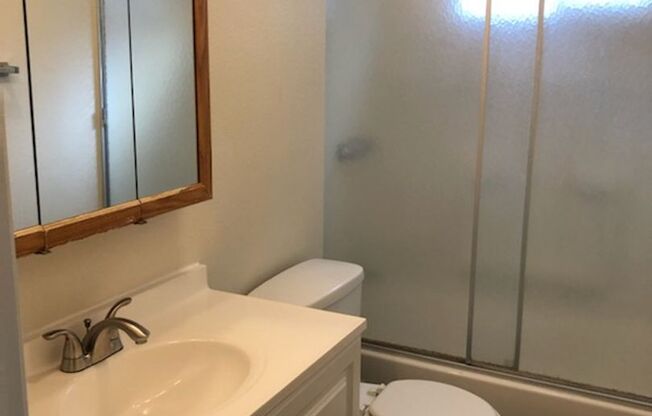 2 beds, 1 bath, $1,199