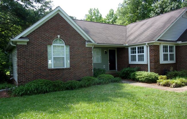 3 Bedroom 2 Bath Home on over 1 Acre in York with Clover Schools