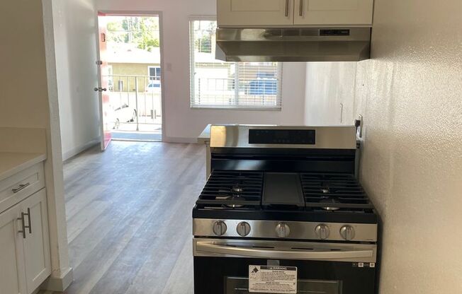 Beautifully remodeled 2 bedroom 1 bath  in the heart of Norwalk! Won’t last!!!  Walking distance to the Norwalk Entertainment Center, Civic Center, Norwalk Library, and Norwalk Town Square. Easy access to the 5, 605, and 105 freeways!