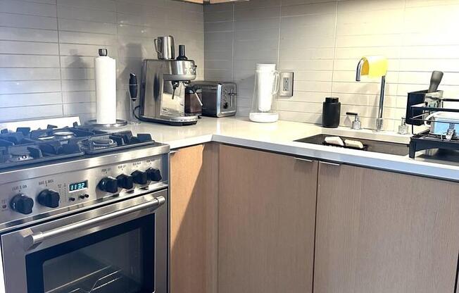 Studio, 1 bath, 613 sqft, $3,950, Unit 3F