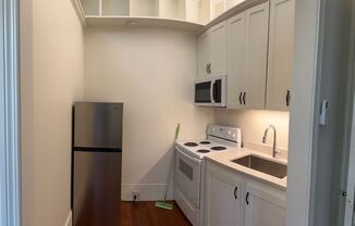 1 bed, 1 bath, $650, Unit Apt 1