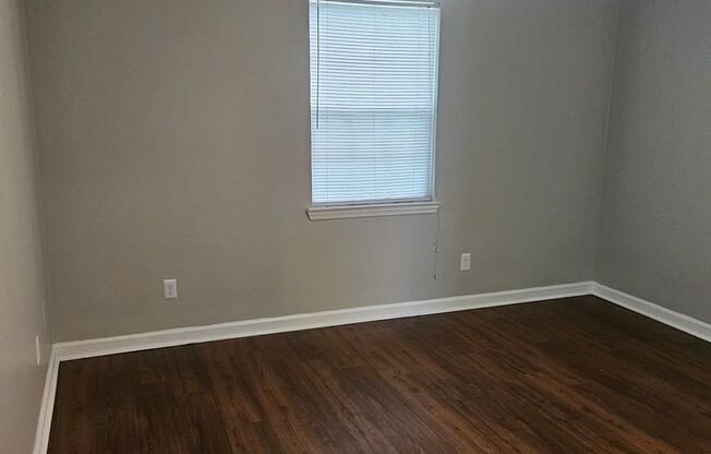 1 bed, 1 bath, 579 sqft, $924, Unit 5