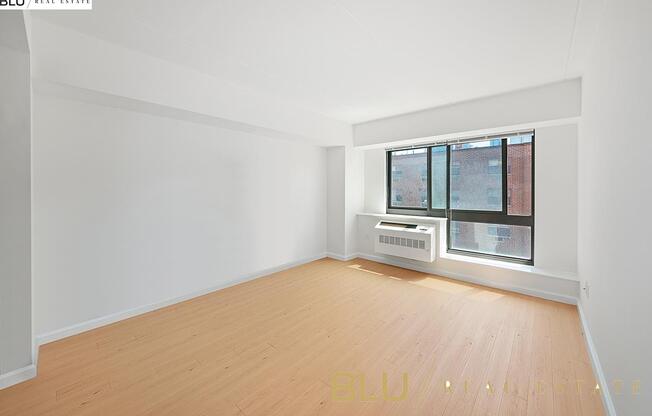 535 W 52 ST