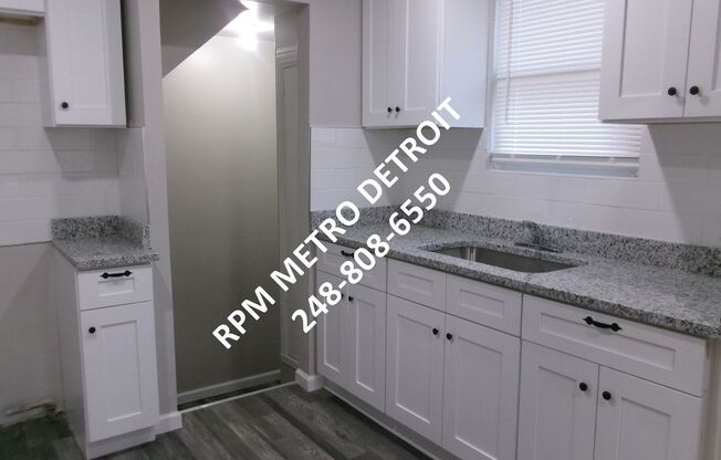 3 beds, 1 bath, $1,300, Unit (NO)