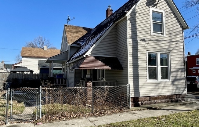 3471 W 35 ST