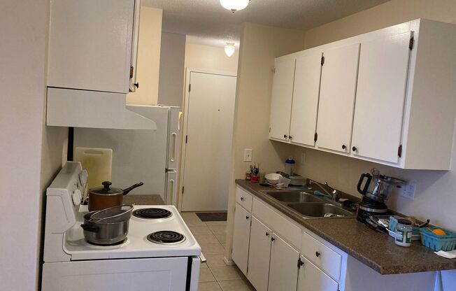 1 bed, 1 bath, 550 sqft, $1,100, Unit 212