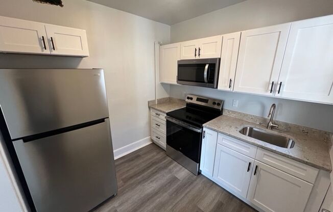 1 bed, 1 bath, $1,195, Unit 216-2R