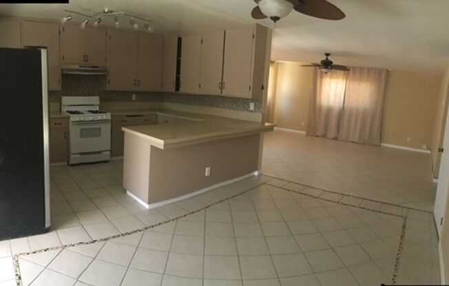 2 beds, 2 baths, 1,300 sqft, $3,200, Unit 426