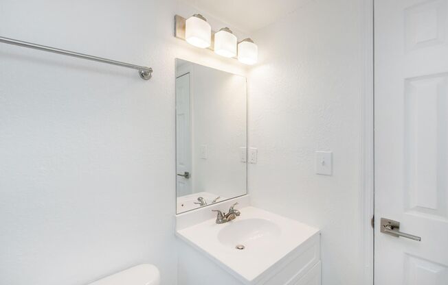2 beds, 1 bath, 720 sqft, $1,154