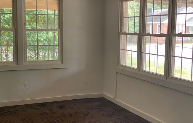 Coming Soon! 2 Bedroom 1 Bath Home! No Security Deposit!!Apply now!!!