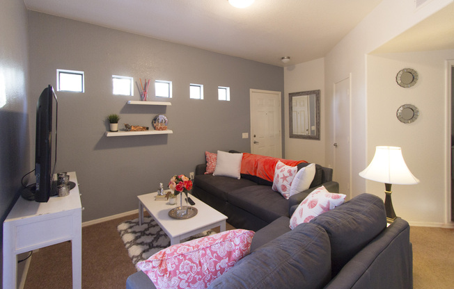 2 beds, 2 baths, $1,370