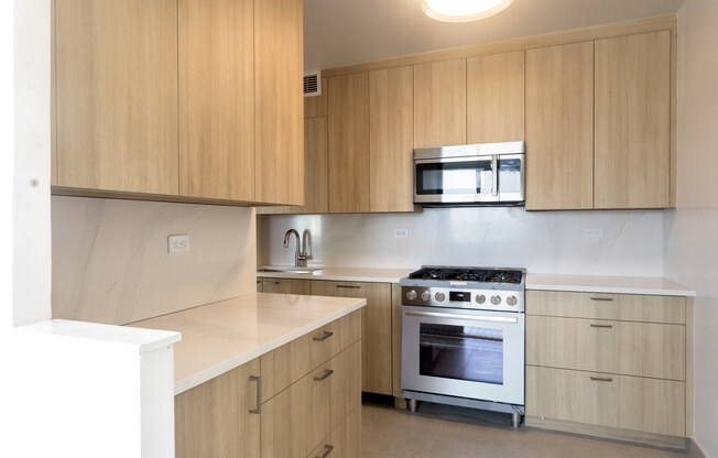 3 beds, 2.5 baths, $15,500, Unit 17C