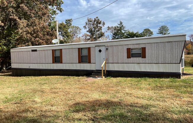 2 BED, 1 BATH MOBILE HOME $950 MONTH, $950 DEPOSIT.