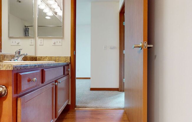 1 bed, 1 bath, 561 sqft, $1,822, Unit B403