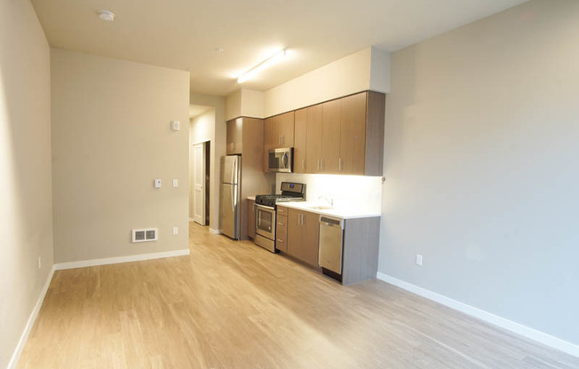 Sellwood-Great Modern Studio w/Dishwasher & W/D!