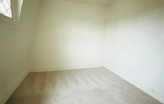 3 beds, 1 bath, $3,450