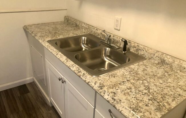 2 beds, 1 bath, 800 sqft, $850, Unit 118 A