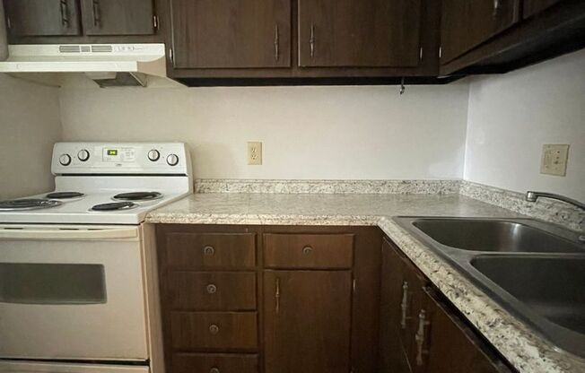 2 beds, 1 bath, $1,250, Unit 1