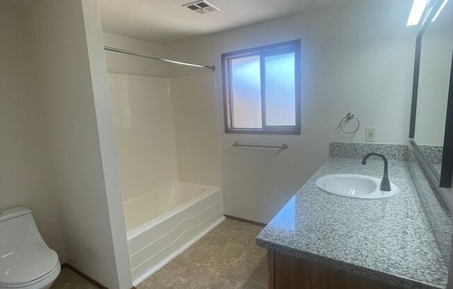 2 beds, 1 bath, 928 sqft, $1,395, Unit 3120