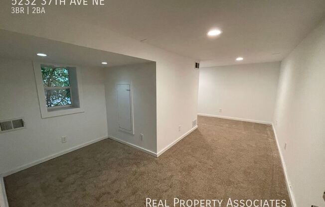 3 beds, 2 baths, 1,740 sqft, $3,550