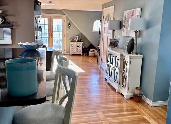 589 E 8 ST