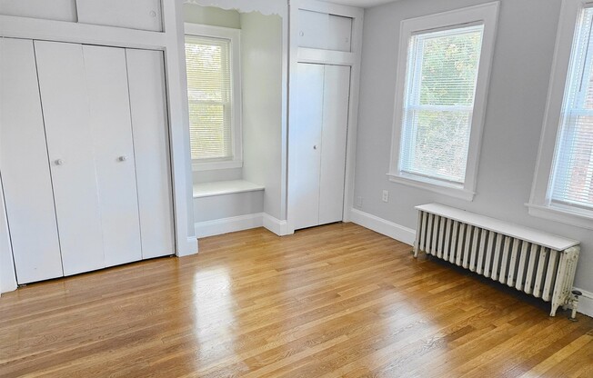 3 beds, 1 bath, 1,300 sqft, $3,450, Unit 1