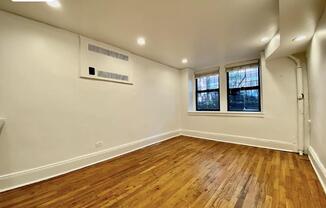 62 W 70 ST