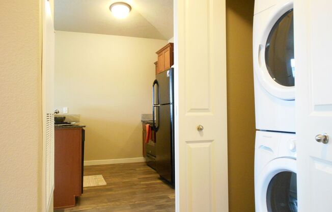 1 bed, 1 bath, 650 sqft, $1,350, Unit 2-305