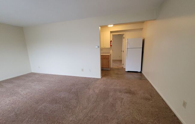 1 bed, 1 bath, $595, Unit 06