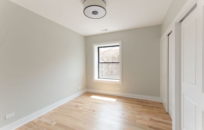 2 beds, 1 bath, 922 sqft, $2,950, Unit 2535-2
