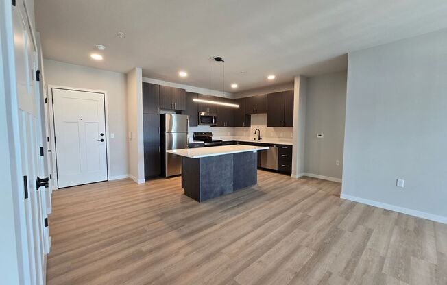 2 beds, 2 baths, 1,140 sqft, $2,110, Unit 8421-238