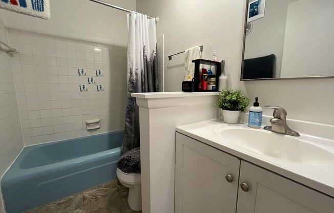 1 bed, 1 bath, $1,015, Unit 32