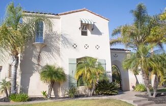 Rare 2-Story 1 Bed | 1 Bath Casita in Eastlake III – All Utilities & WiFi Included!