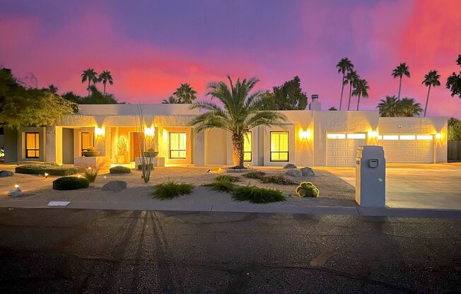 CONTEMPORARY ONE LEVEL 5 BED 3.5 BATH WITH CASITA CLOSE TO KIERLAND AND SCOTTSDALE QUARTER