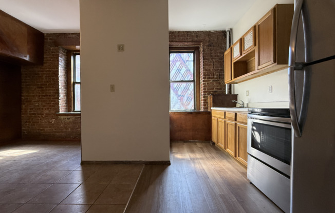 170 E 118 ST