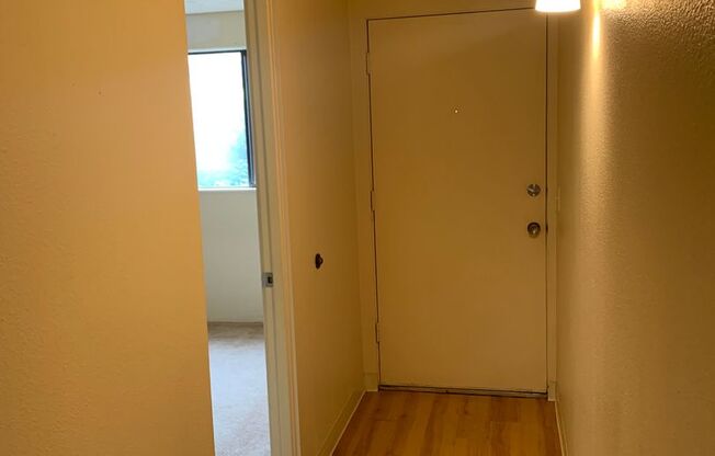 2 beds, 1.5 baths, 940 sqft, $1,705, Unit 0142