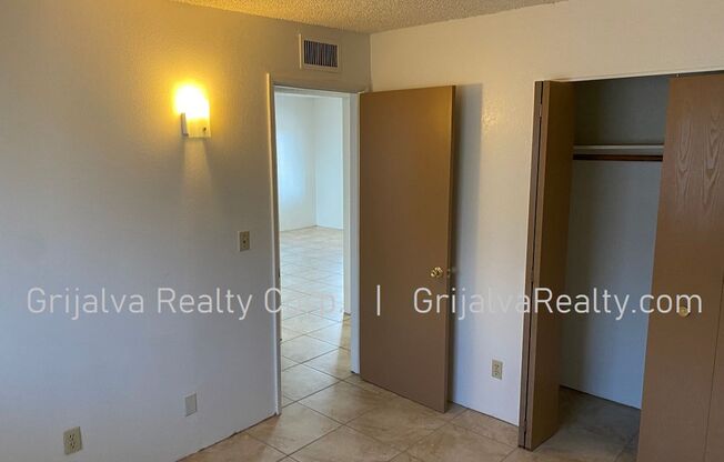 2 beds, 1 bath, 800 sqft, $1,200