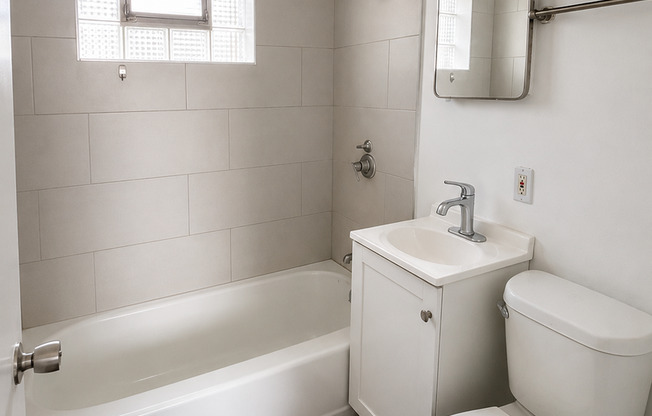 1 bed, 1 bath, 525 sqft, $1,350, Unit Unit PHB